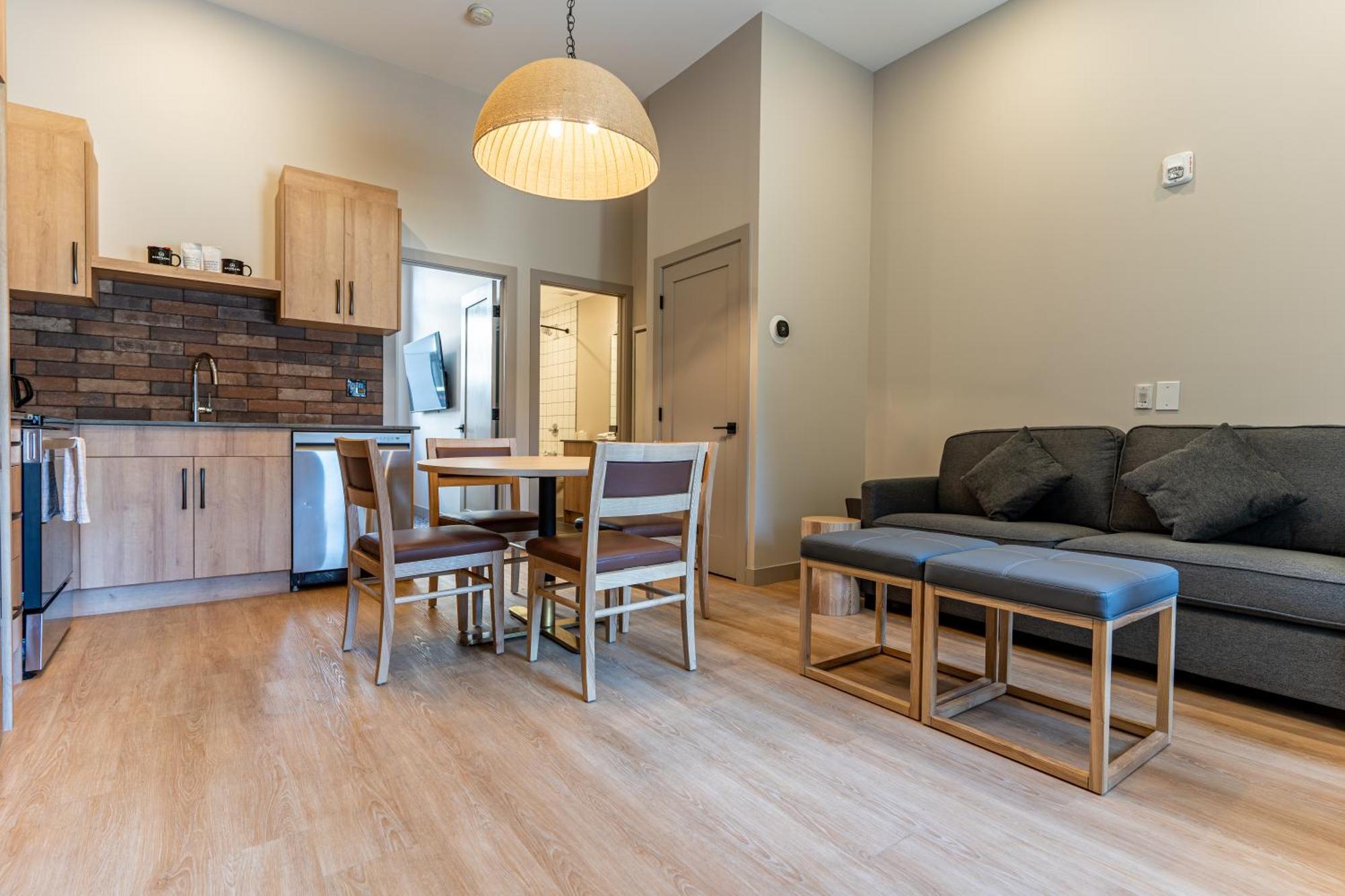 Basecamp Suites Revelstoke Zimmer foto